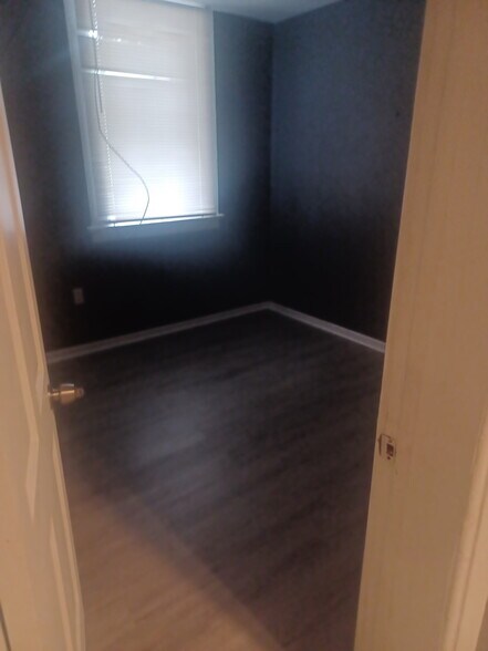 Building Photo - 5918 S Calumet Ave