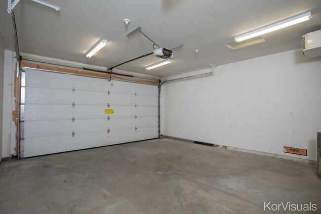 Building Photo - 761 Selina Ln