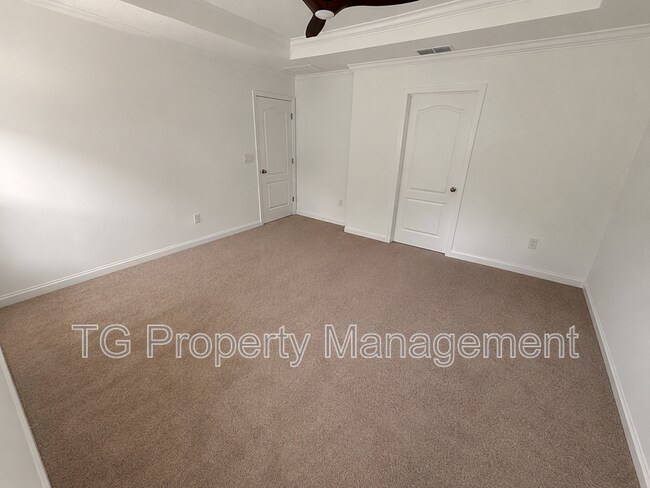 Building Photo - 248 Zancara St