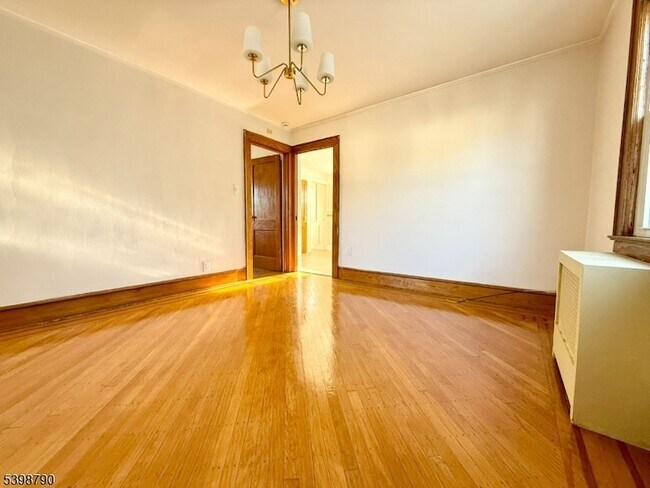 Building Photo - 19 Harding St