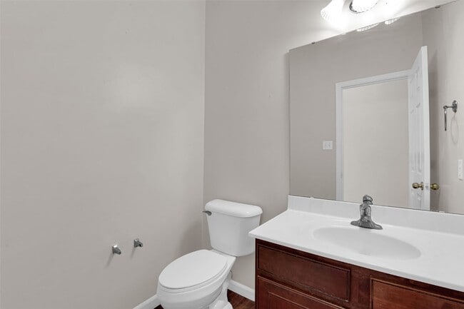 Building Photo - 51 Fountainview Dr