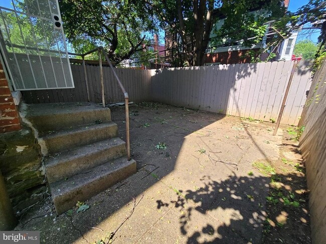Building Photo - 5052 N Warnock St