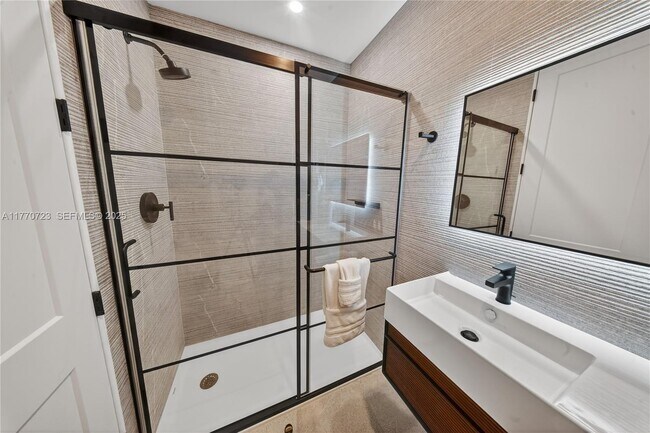 Building Photo - 4312 NE 22nd Ave