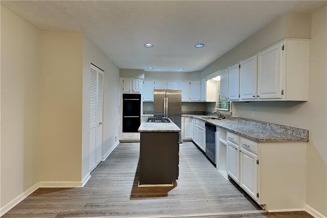 Building Photo - 3978 Catalina Dr