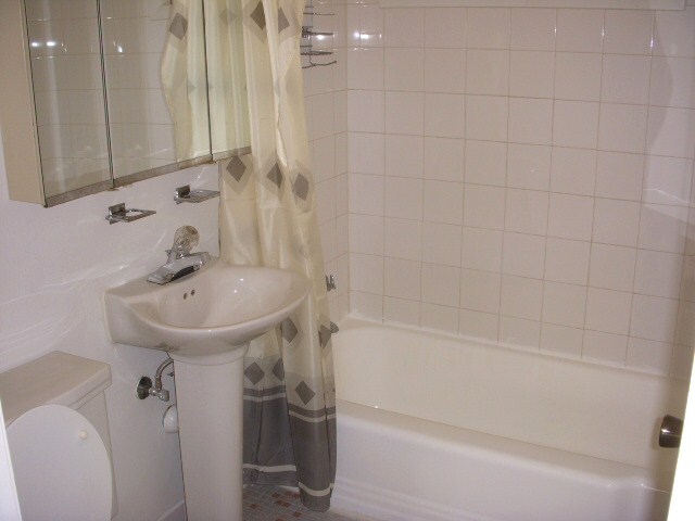 Building Photo - 14600 S Pulaski Ave