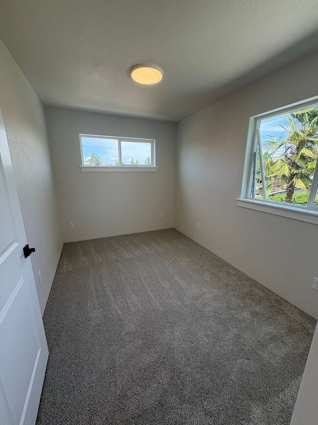 Building Photo - Brand New Modern 2-Story Home