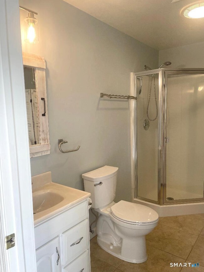 Building Photo - 350 Access Rd