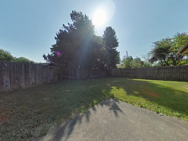 Building Photo - 3 Bedroom House ~ South Corvallis ~ Pet Fr...