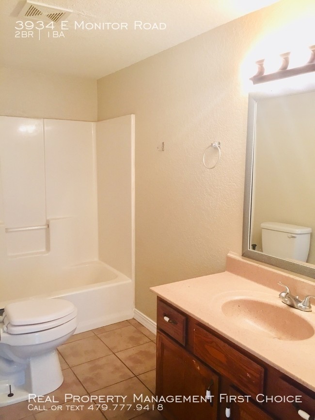 Building Photo - 2 Bedroom House for Rent in Springdale!