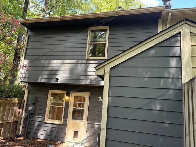 Building Photo - 5512 Hamstead Crossing