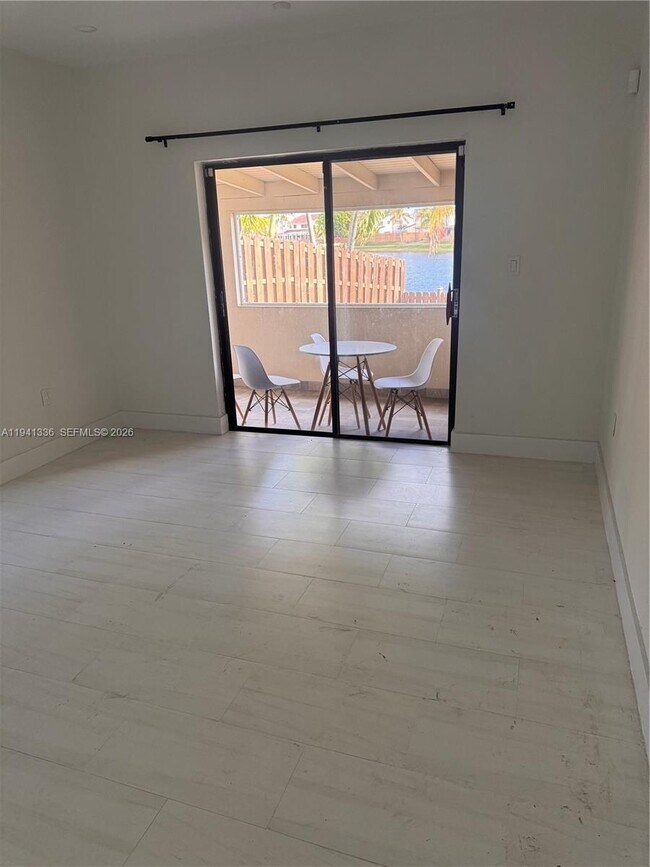 Building Photo - 13528 SW 9th Ln