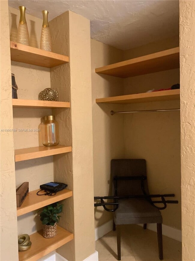 Building Photo - 329 W 28th St