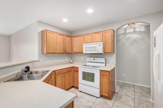 Building Photo - New Listing in Buckeye
