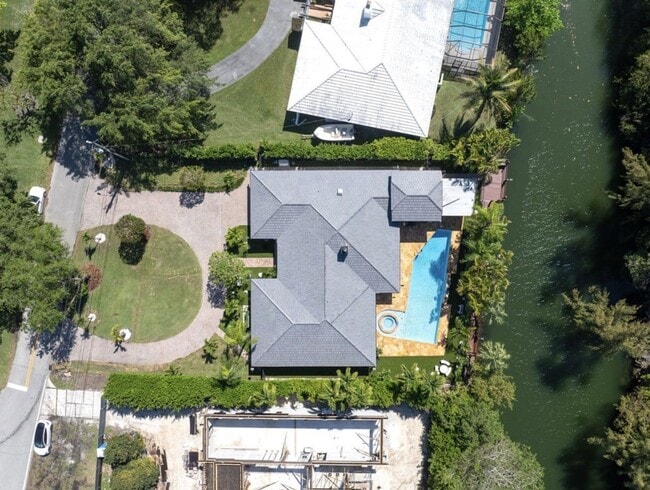 Building Photo - 5120 Carillo St