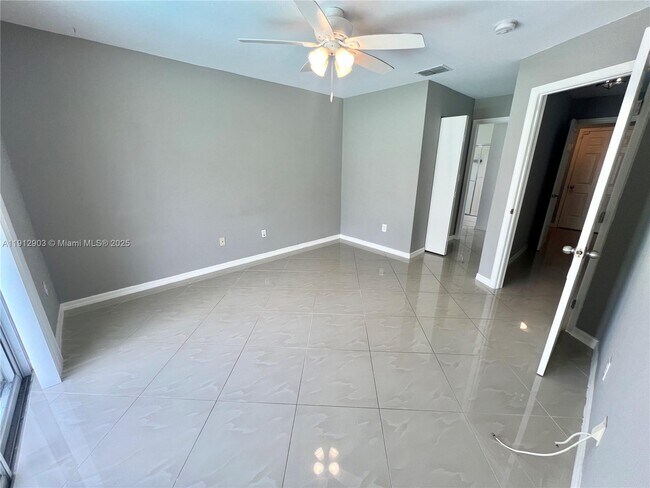 Building Photo - 15561 Spring Line Ln