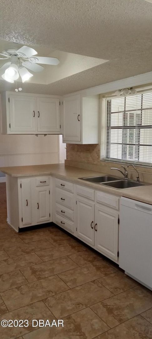 Building Photo - Large corner lot in Port Orange, Beautiful...