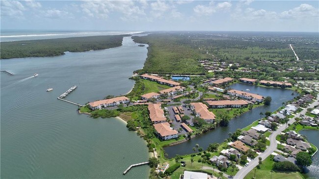 Building Photo - 6101 SE Landing Way