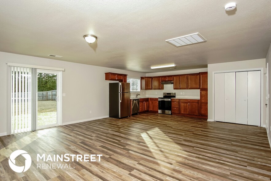 Building Photo - 202 Valleyside Dr NE