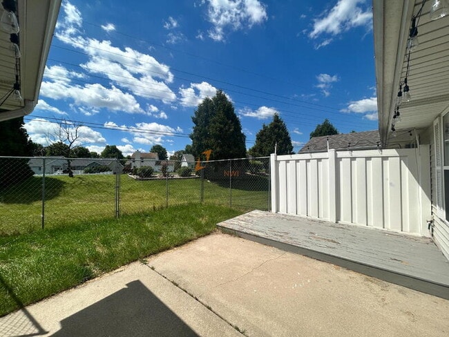 Building Photo - 396 Golden Oak Ct