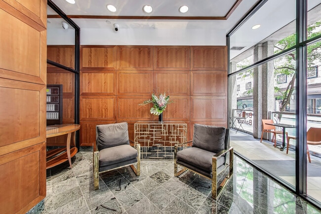 Building Photo - 100 E Walton St