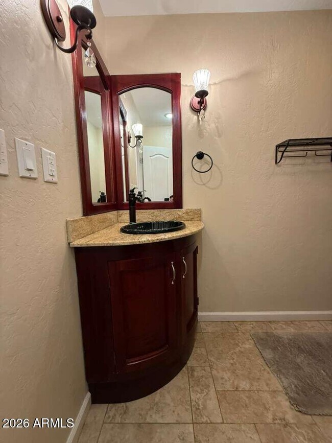 Building Photo - 3110 E 13th St