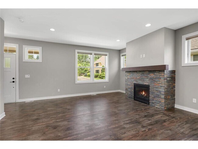 Building Photo - 15590 Duck Trail Ln