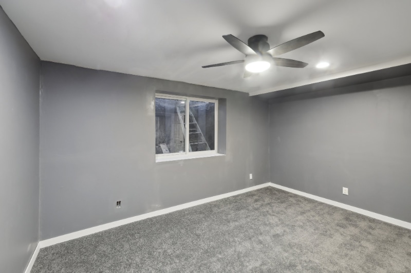 Building Photo - 1216 N High Point Rd