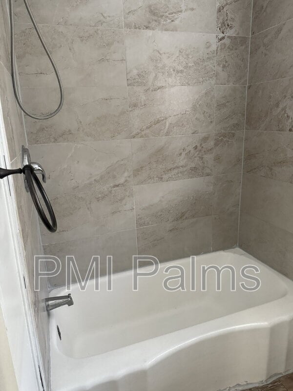 Building Photo - 2412 51st Ave N