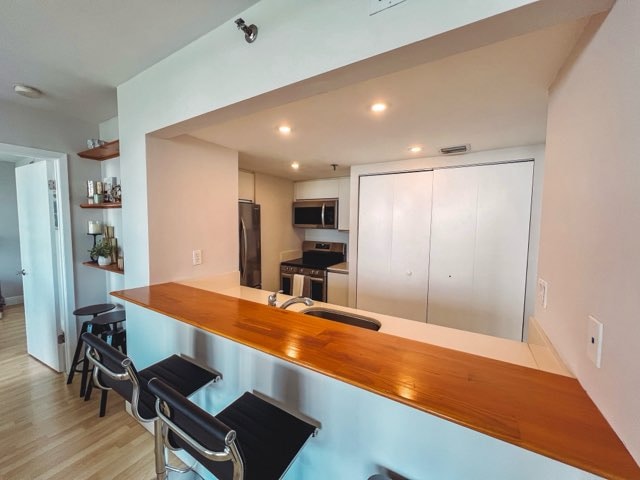 Building Photo - 540 Brickell Key Dr