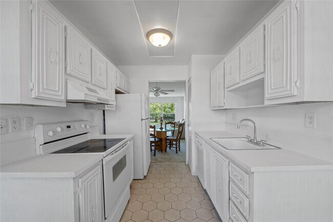 Building Photo - 8105 NW 61st St