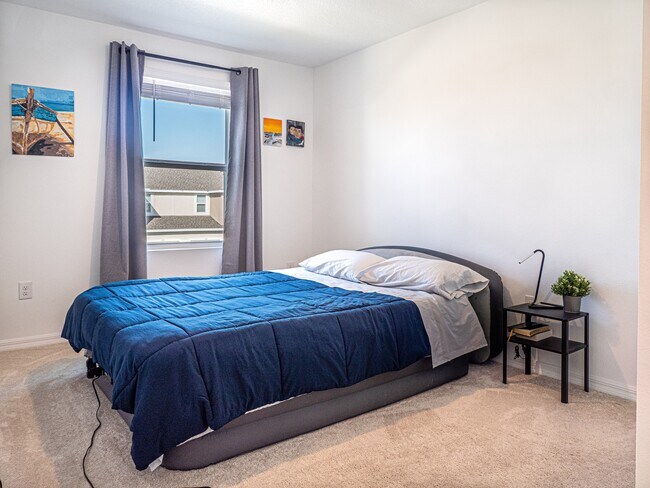 Building Photo - 2350 Paravane Wy