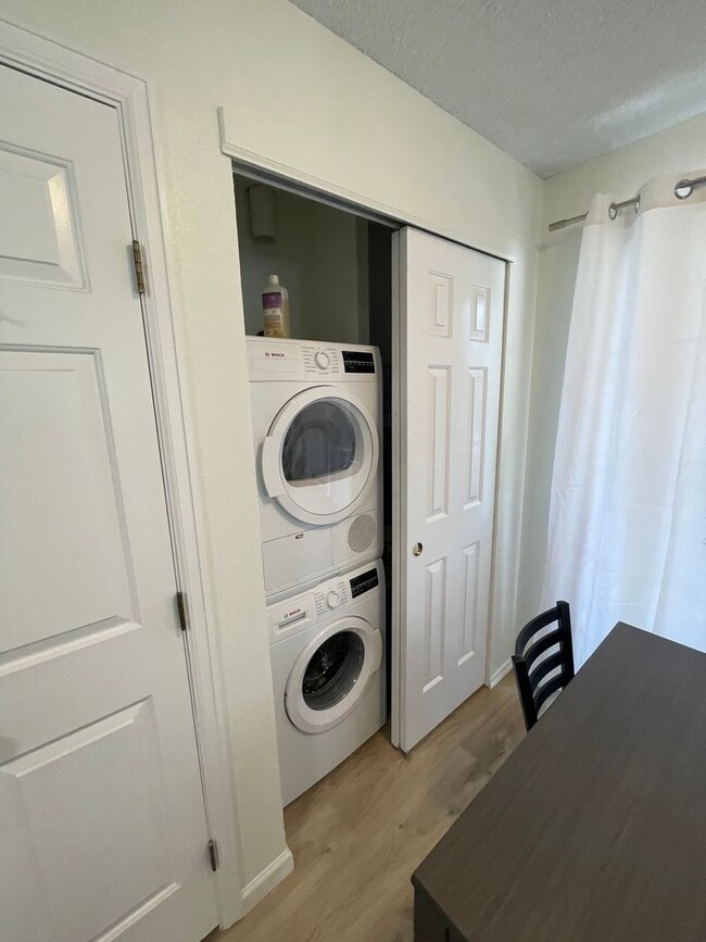 Building Photo - 4833 White Rock Cir