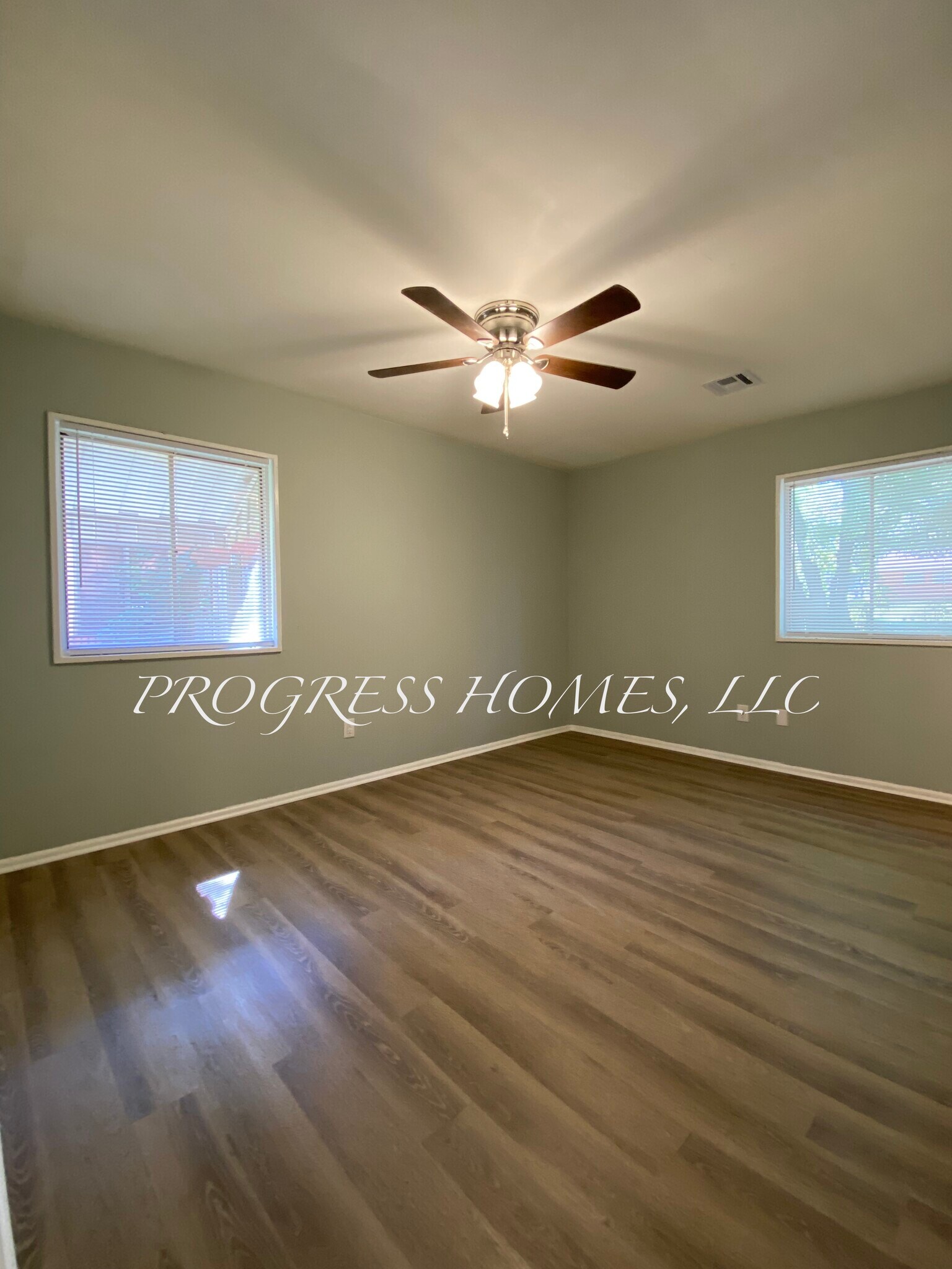 Building Photo - 1003 8th Ave SW