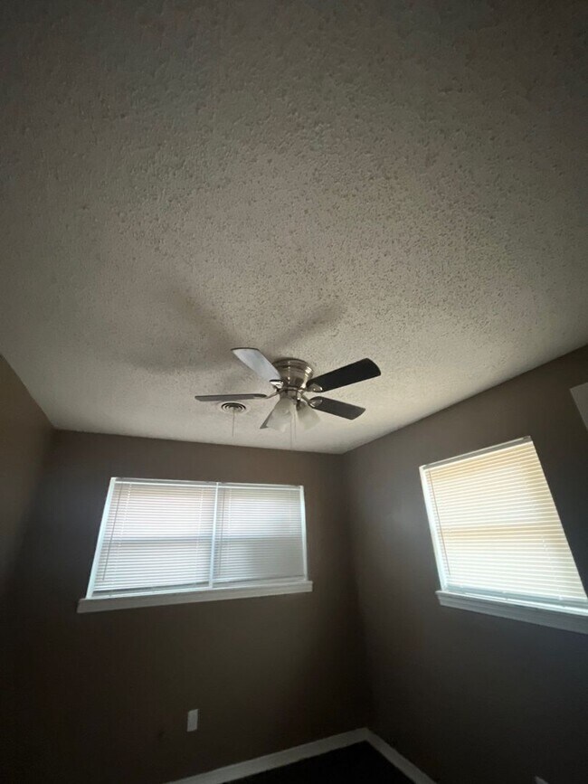 Building Photo - 1614 58th St