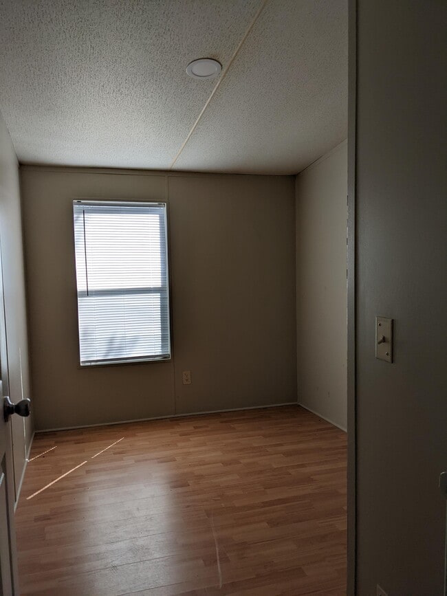 Building Photo - 415 Green Oak Rd