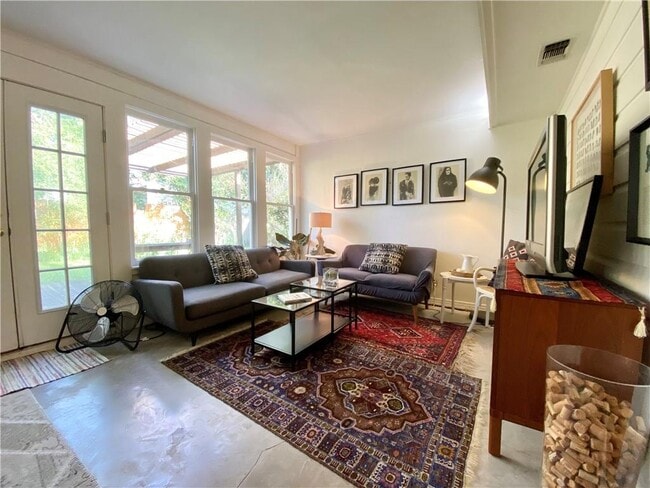 Building Photo - 1707 Newfield Ln