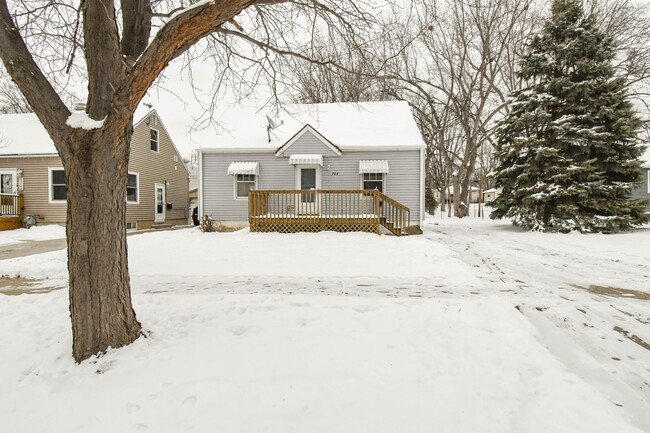 Building Photo - Charming Home in Central Sioux Falls with ...