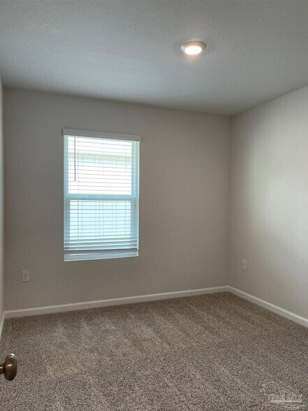 Building Photo - 8665 Pathstone Blvd