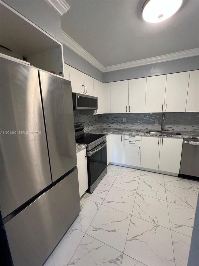 Building Photo - 6610 Johnson St