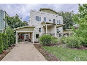 Building Photo - "Charming 3-Bed Townhouse Retreat with Spacious Living in Boulder!"