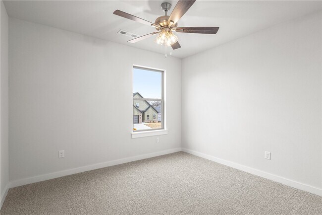 Building Photo - 2304 N Presley St