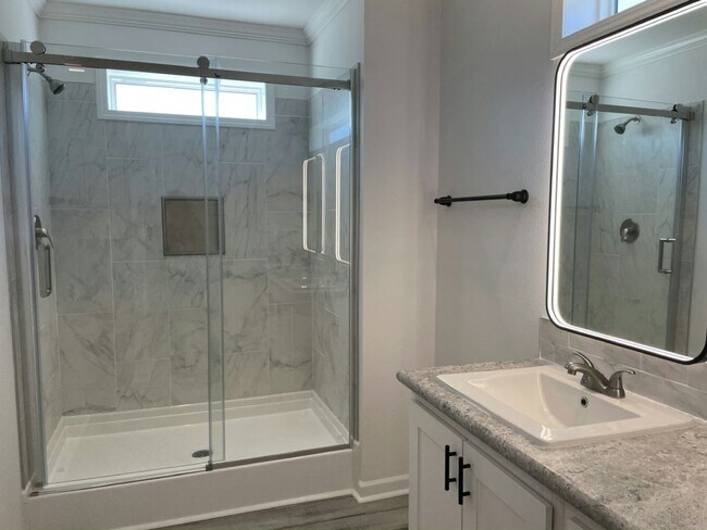 Building Photo - 34815 Silver King Dr