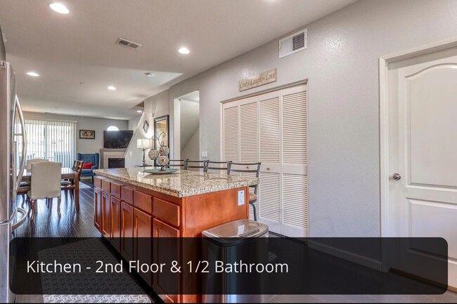 Building Photo - 3 bedrooms townhome in Eastlake/Otay Ranch...