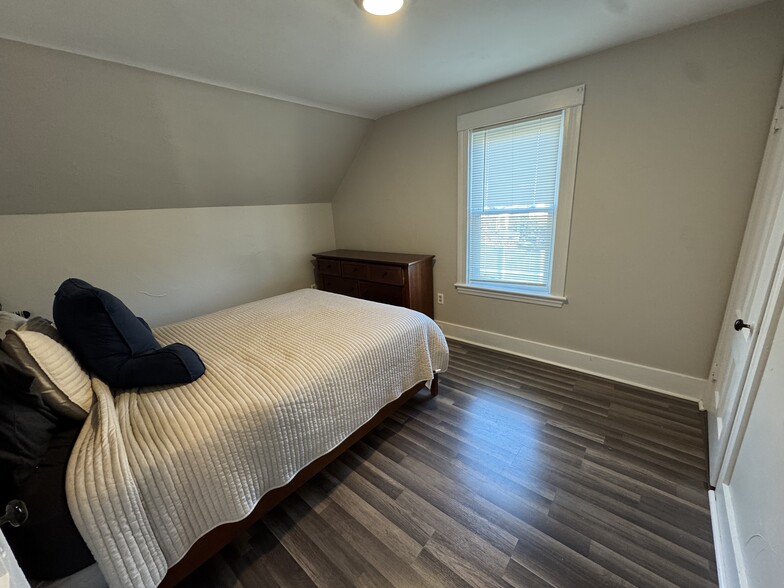 Building Photo - 258 Main St