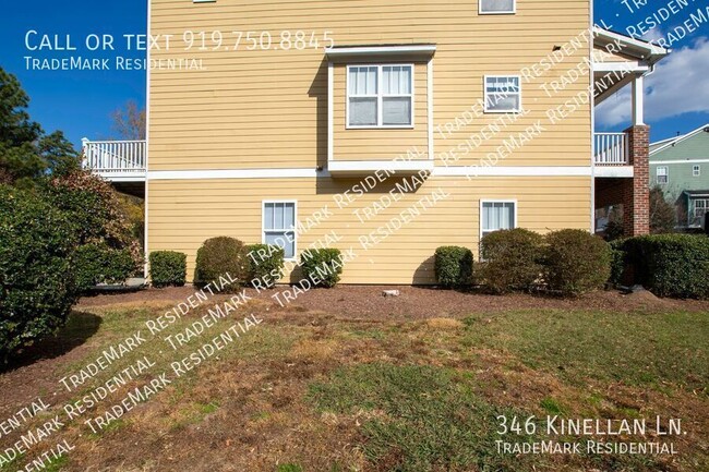 Building Photo - Spacious 4-Bedroom, 2.5-Bathroom Townhouse...