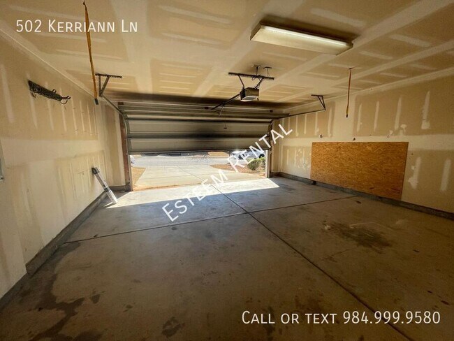 Building Photo - 502 Kerriann Ln