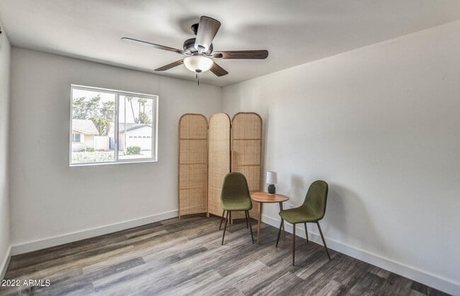 Building Photo - 8328 E Palm Ln