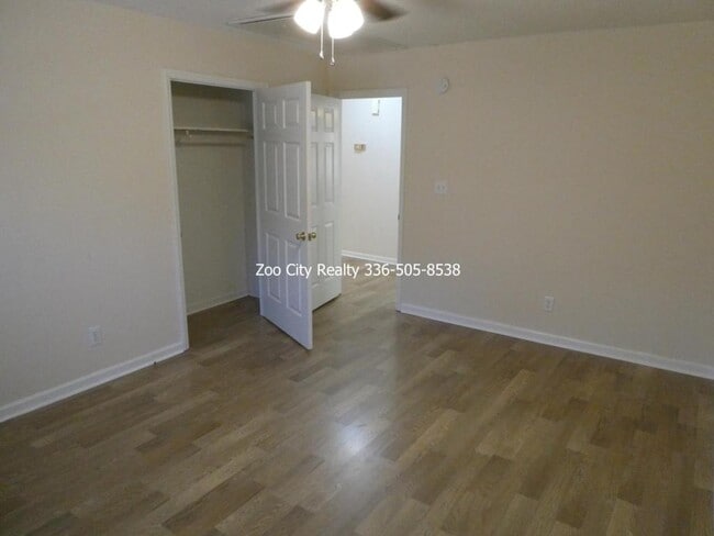 Building Photo - 730 Breeze Hill Rd