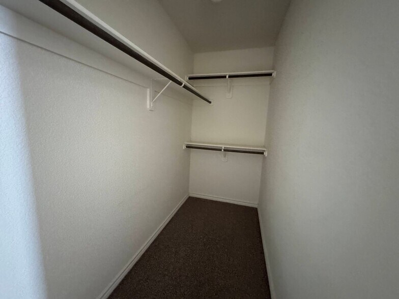 Building Photo - 5704 Lariat Ct