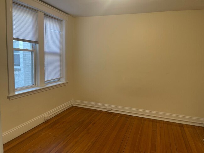 Building Photo - Allston 4 Bed split or formal 3 bed Ht Hw Included month free HW Floors Laundry Students ok